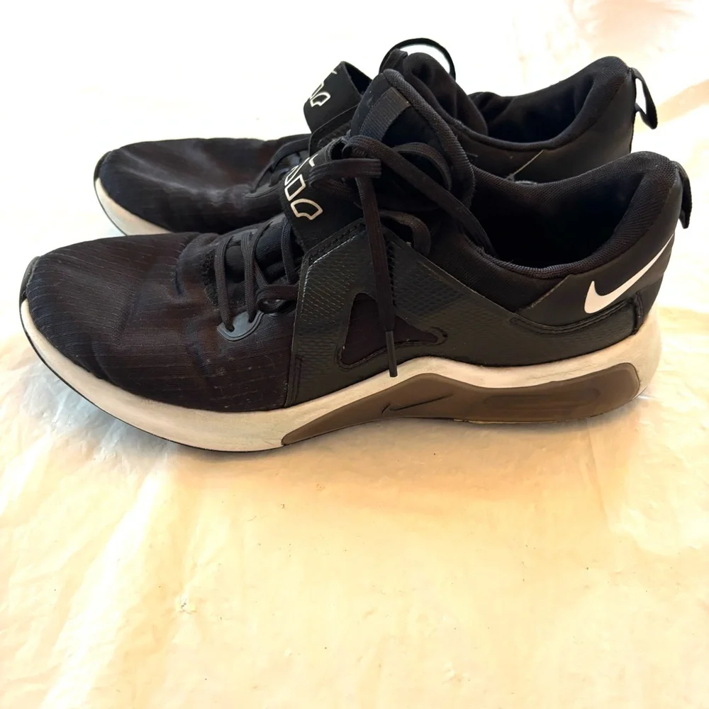 NWOT Nike Air Max Bella TR 4 Running Sneakers Shoes black SZ 10